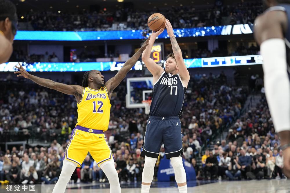 她告诉每一 她告诉每一